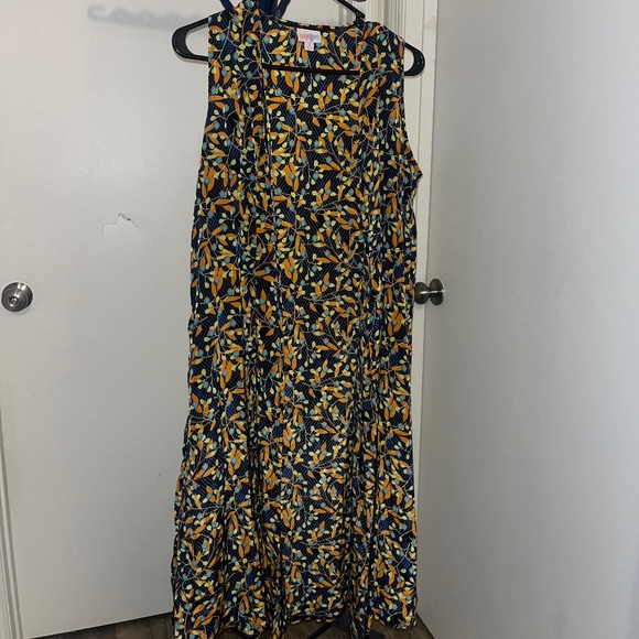 LulaRoe Joy - Picture 1 of 2